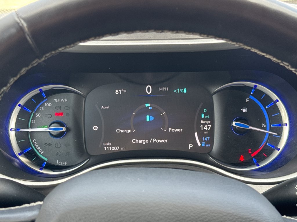 Used 2021 Chrysler Pacifica Touring-L FWD image 17