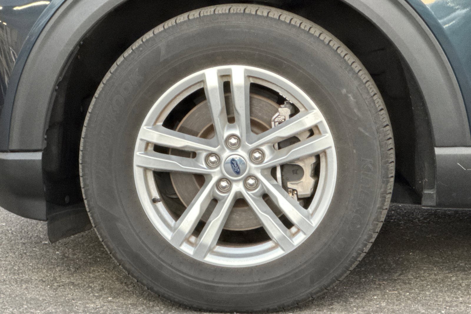 Certified 2022 Ford Explorer XLT w/ Equipment Group 202A image 27