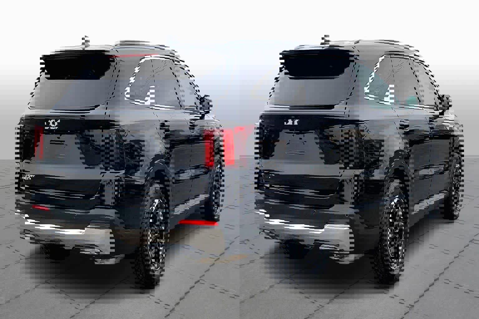 Used 2024 Kia Sorento S image 4