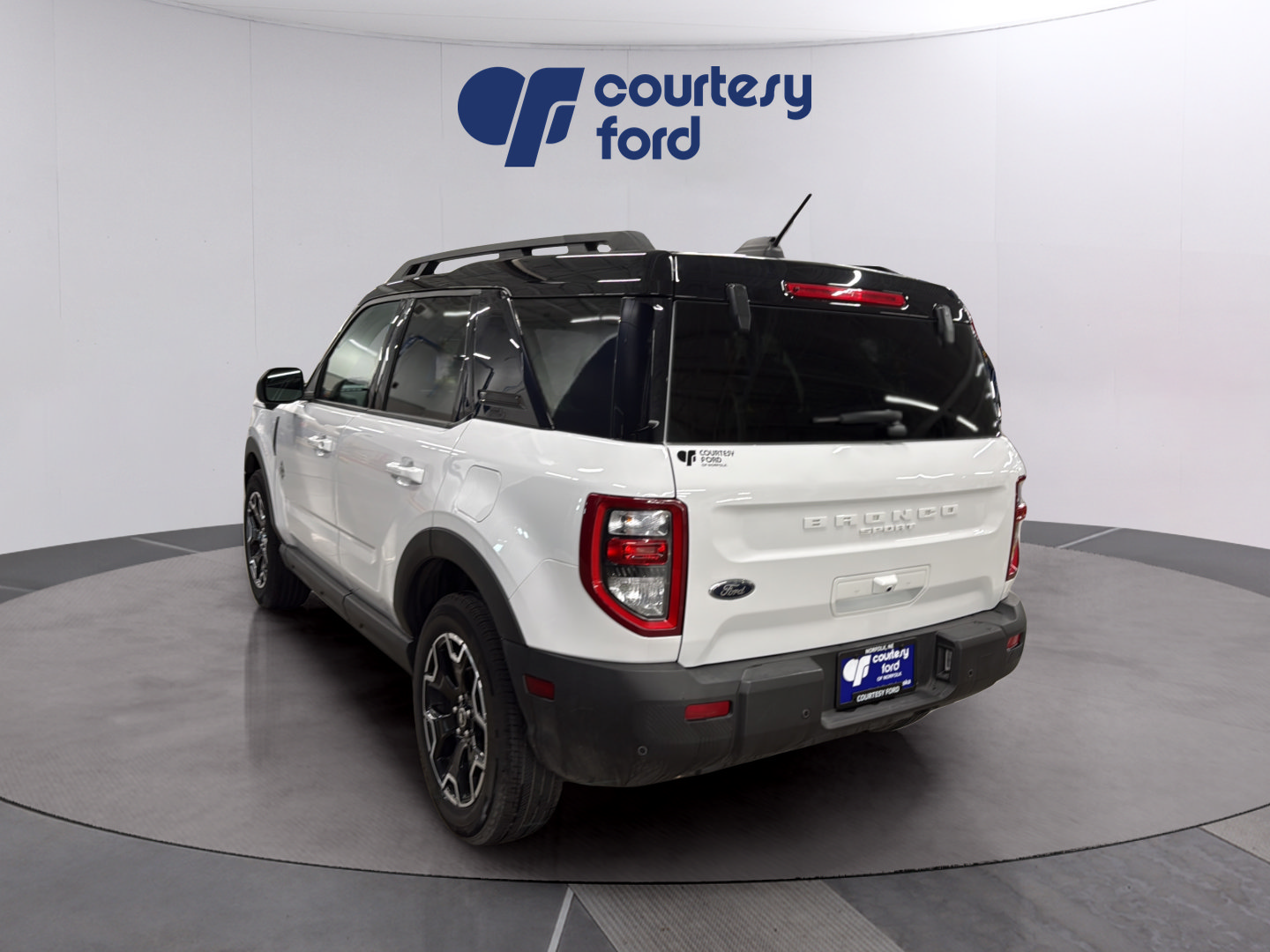 Certified 2025 Ford Bronco Sport Outer Banks w/ Outer Banks Tech Package+ AWD/4WD image 5