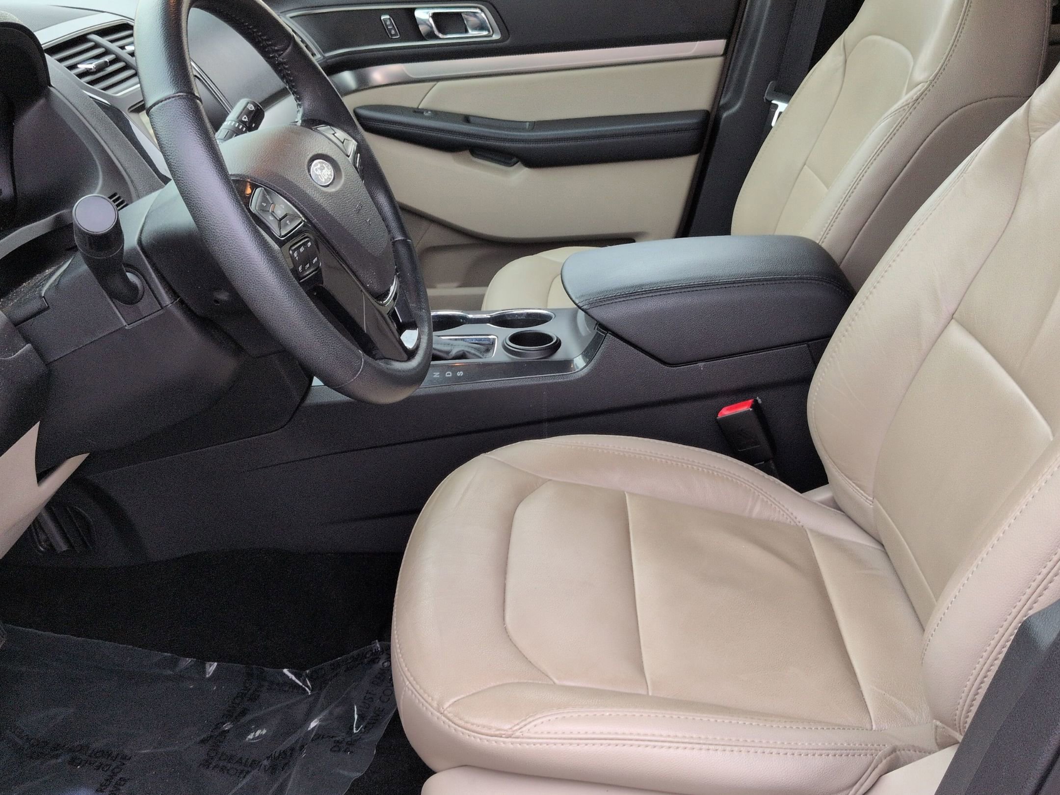 Certified 2018 Ford Explorer XLT w/ Equipment Group 202A image 14