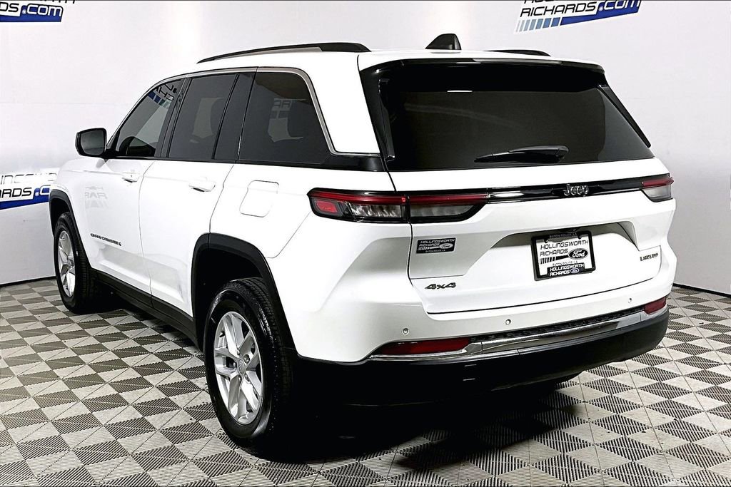 Used 2023 Jeep Grand Cherokee Laredo X image 8
