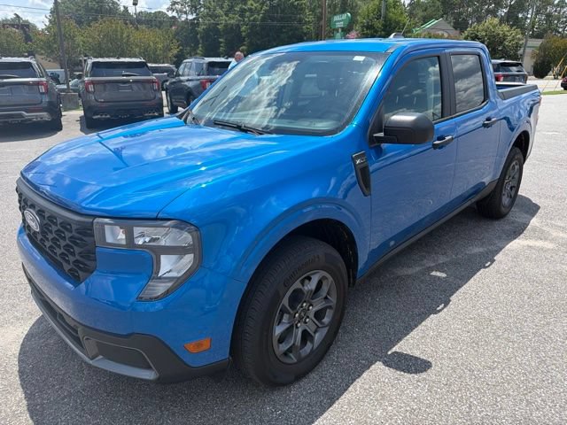Certified 2025 Ford Maverick XLT FWD image 3