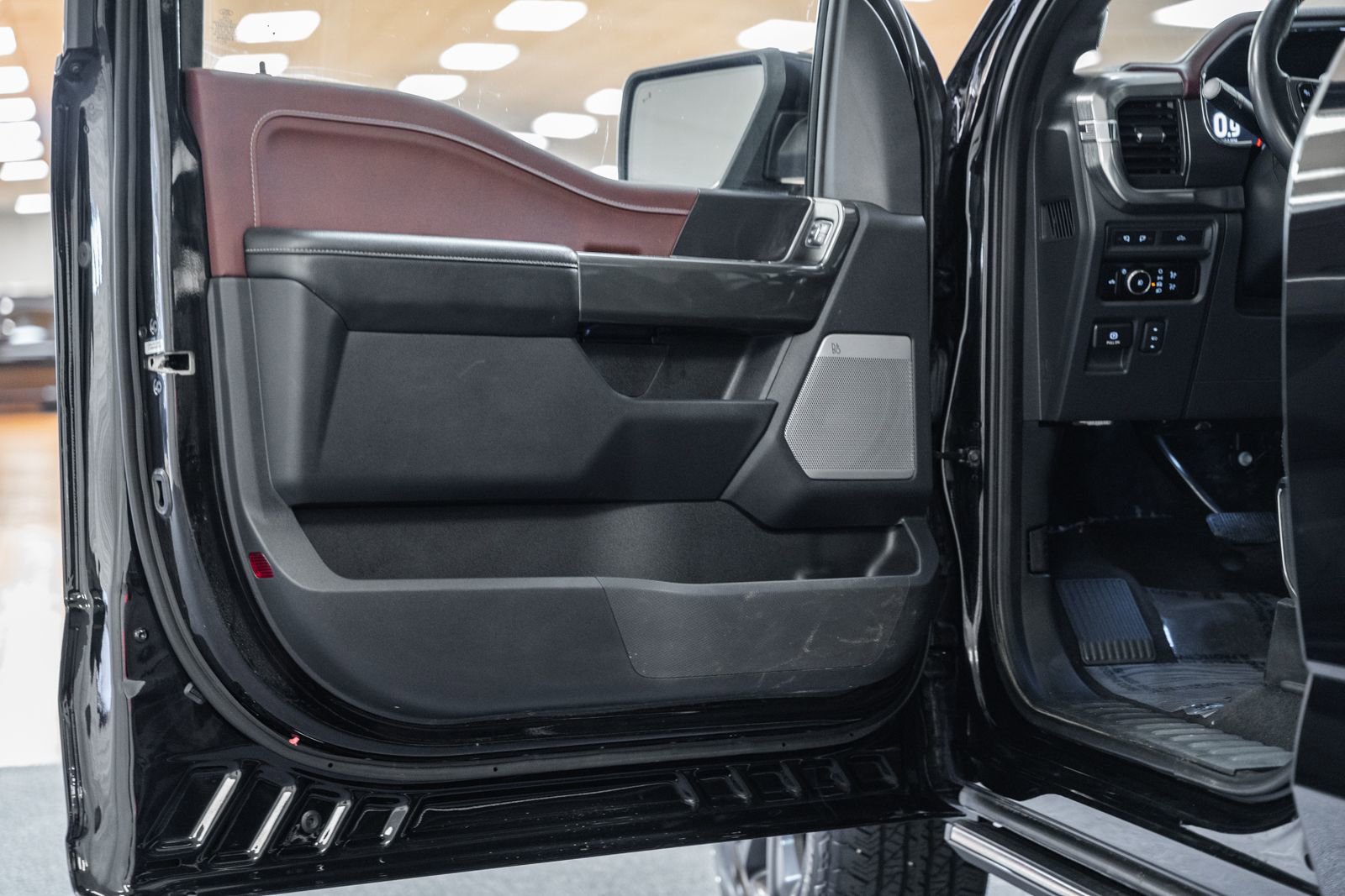 Certified 2023 Ford F150 Lariat w/ Equipment Group 502A High image 45