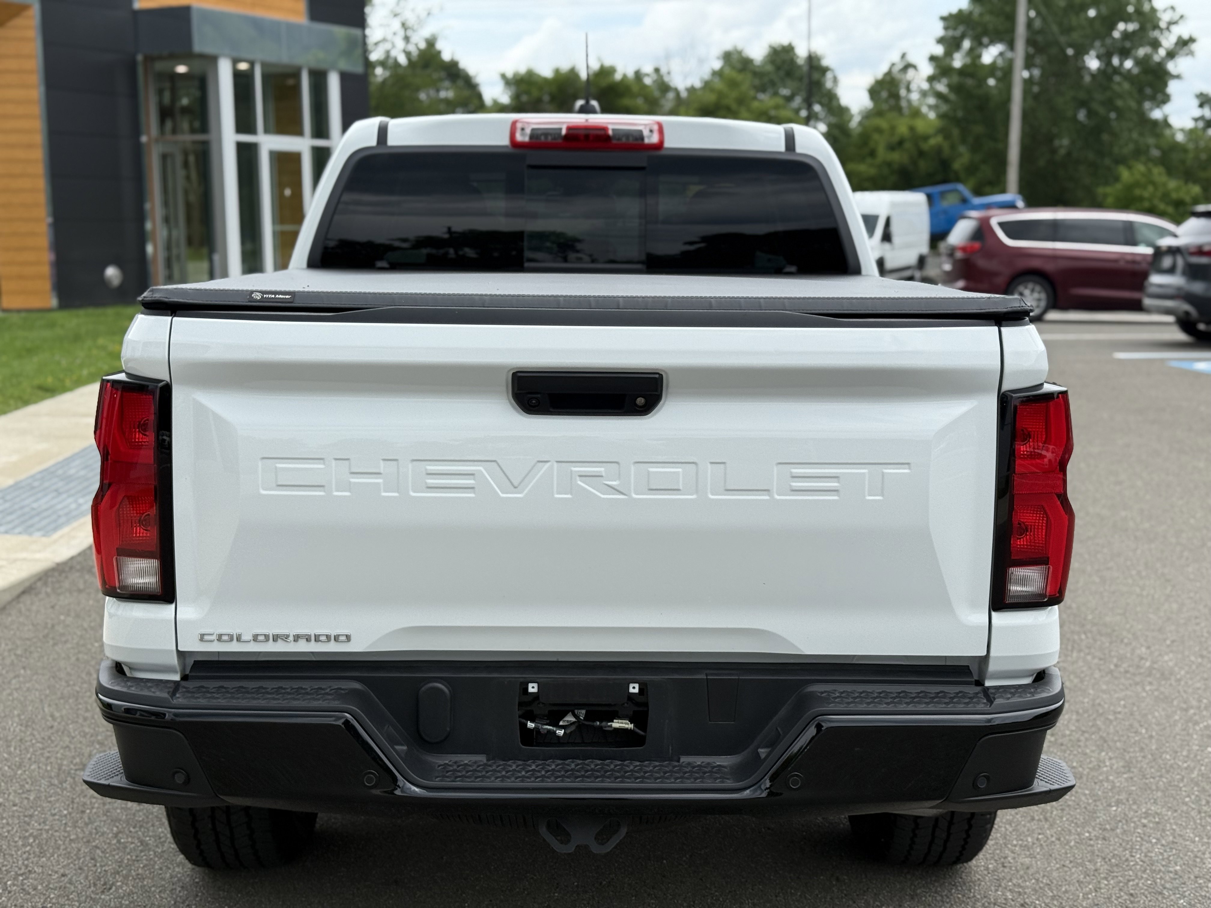 Used 2024 Chevrolet Colorado Z71 w/ Z71 Convenience Package 2 image 3