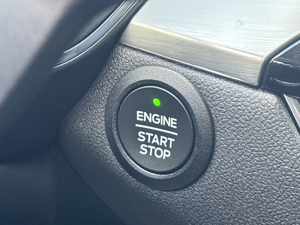 Certified 2022 Ford Escape Titanium image 31