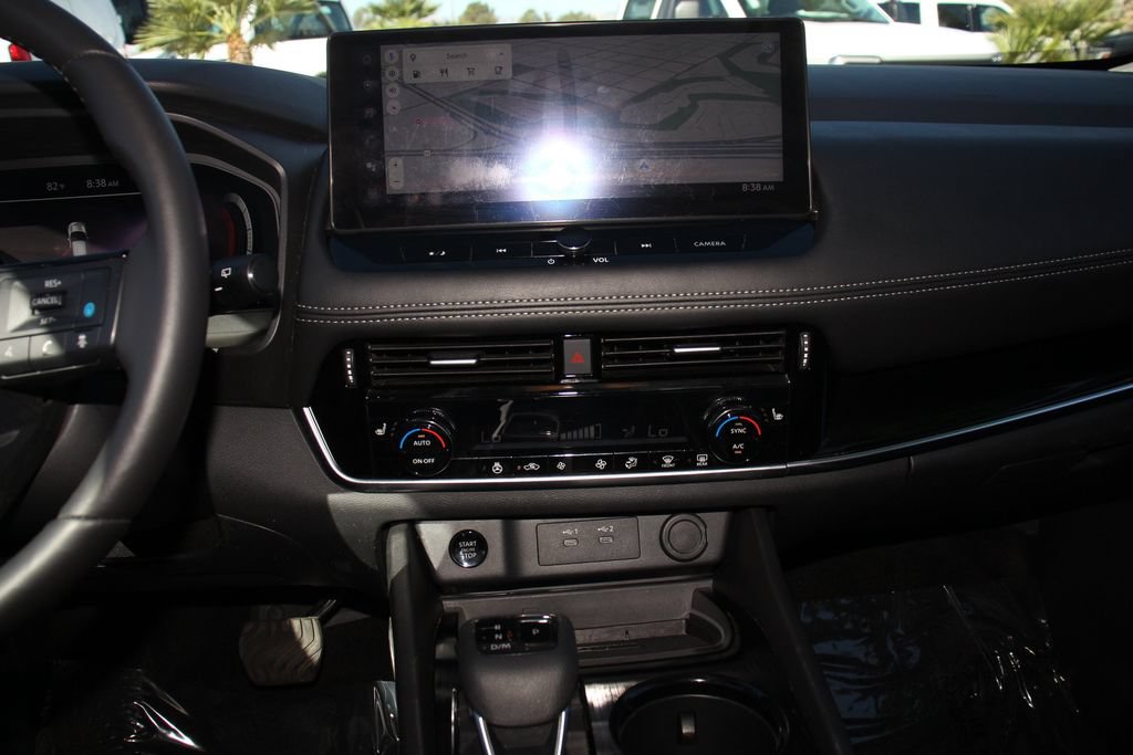 Used 2024 Nissan Rogue SL AWD/4WD image 18