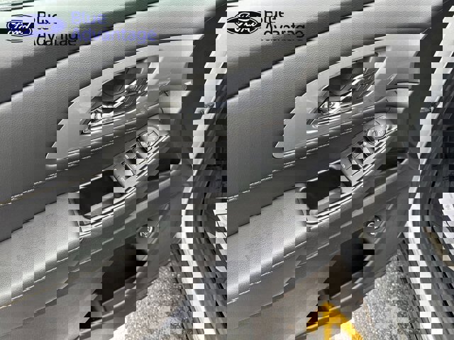 Used 2020 Chevrolet Traverse LT w/ LPO, Black Accent Package image 4