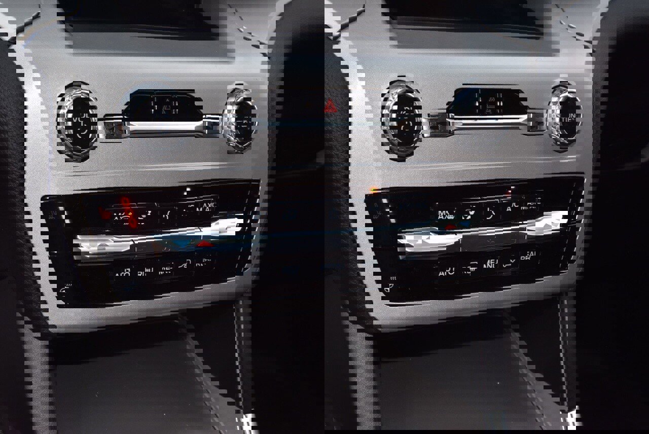 Certified 2023 Ford Explorer XLT w/ Equipment Group 202A image 29