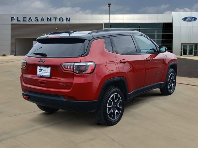 Used 2025 Jeep Compass Trailhawk AWD/4WD image 5