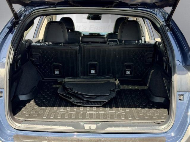 Used 2025 Subaru Outback Touring AWD/4WD image 30