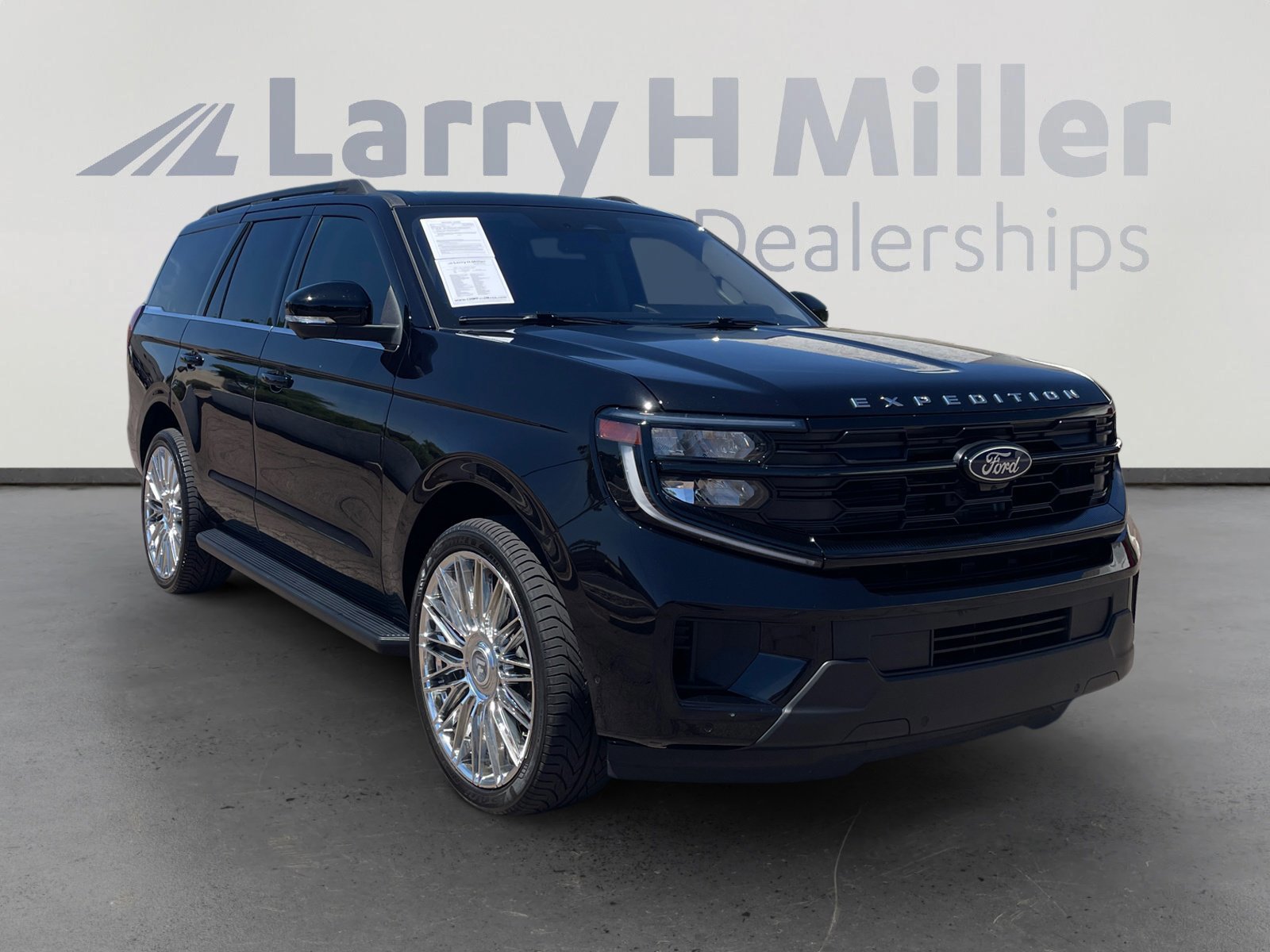 Certified 2025 Ford Expedition Active RWD image 8