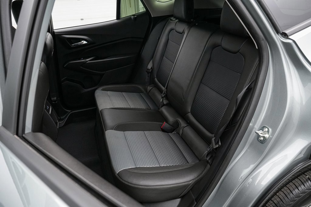 Used 2025 Chevrolet Trax LT w/ LT Convenience Package image 18