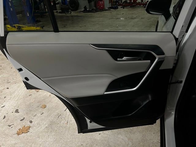 Used 2021 Toyota RAV4 XLE image 30