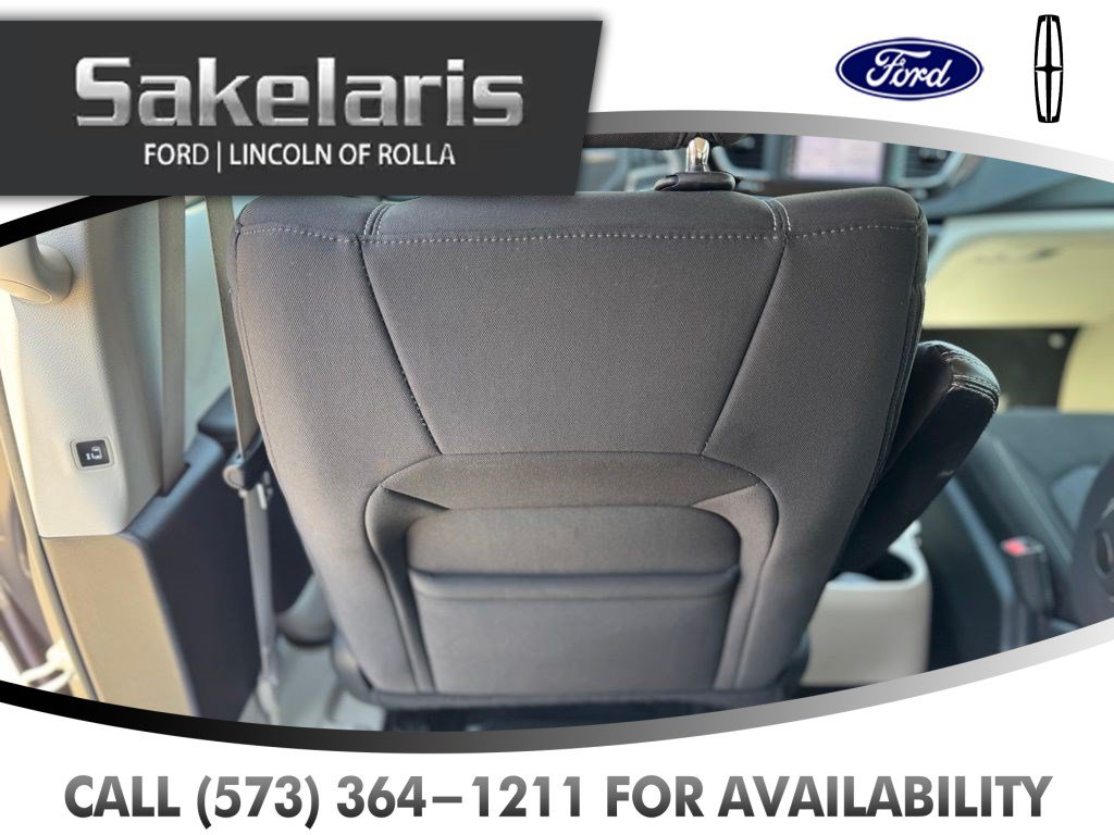 Used 2023 Chrysler Voyager LX FWD image 35