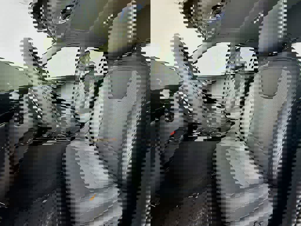 Used 2024 Kia Niro EX Touring image 15