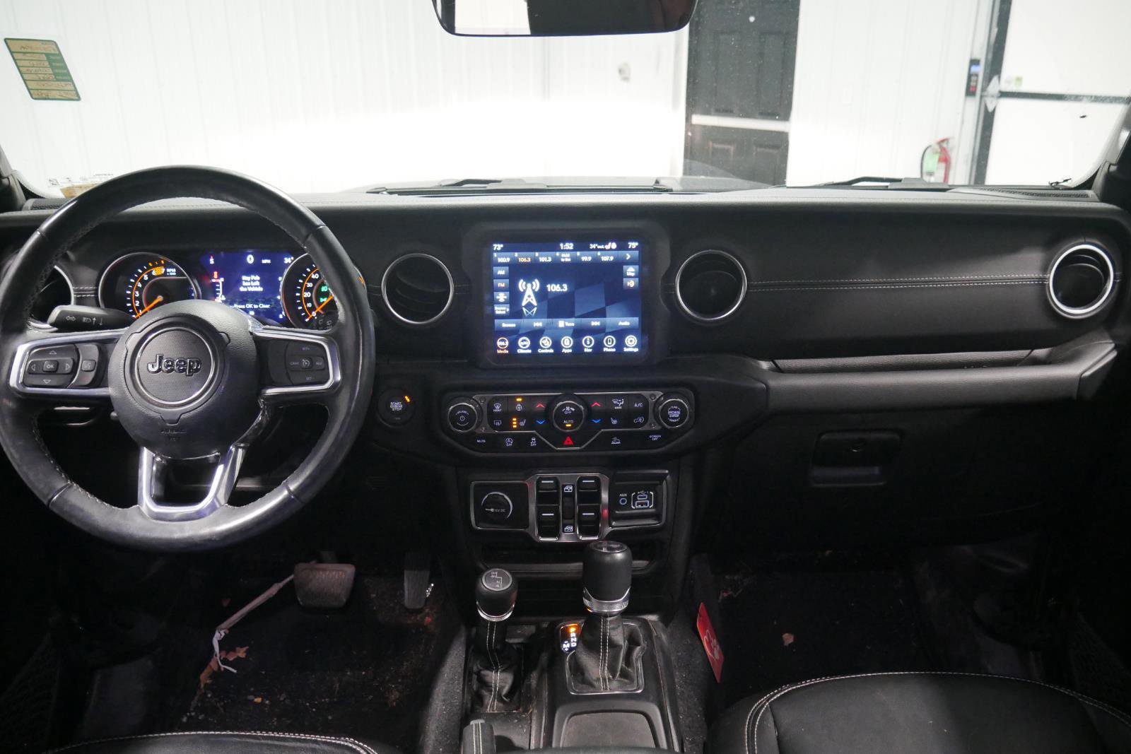 Used 2023 Jeep Wrangler Sahara w/ Cold Weather Group image 19