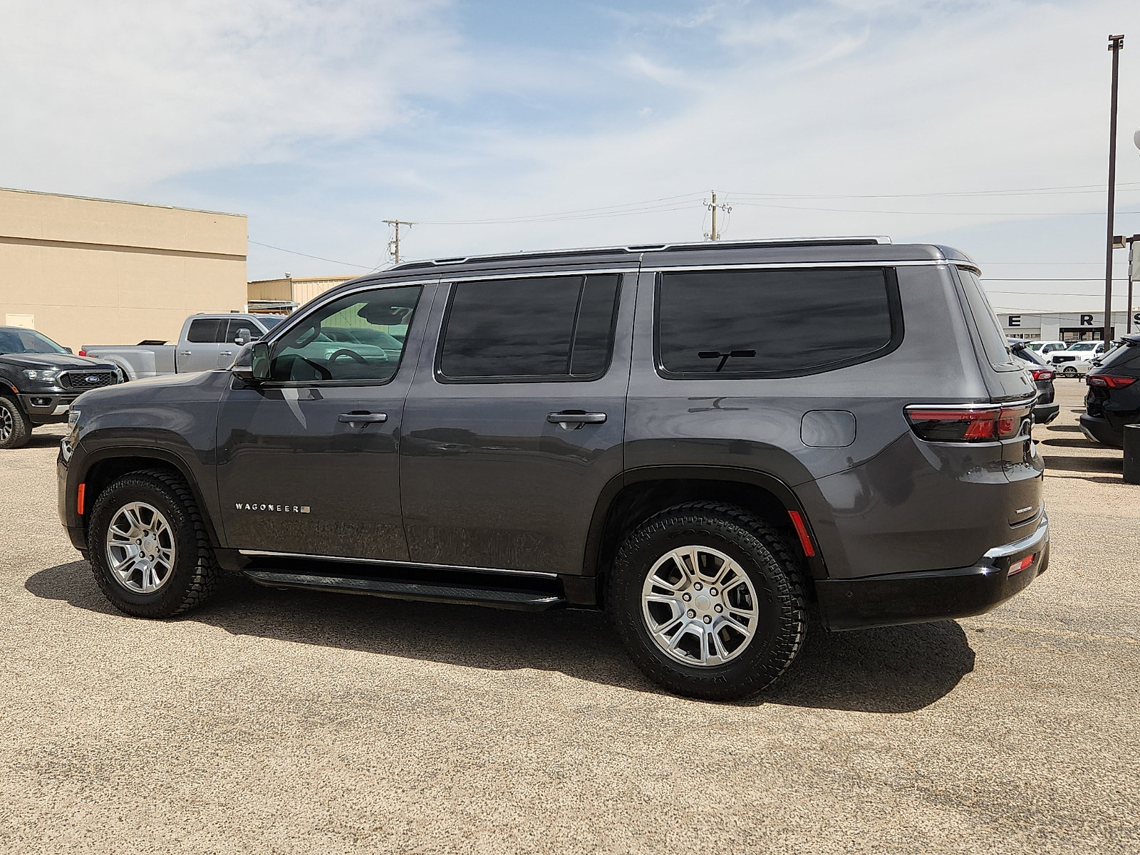 Used 2022 Jeep Wagoneer Series I w/ Convenience Group I AWD/4WD image 4