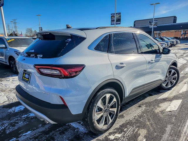 Certified 2025 Ford Escape Platinum image 5