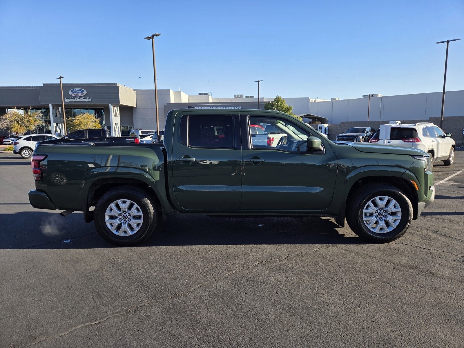 Used 2022 Nissan Frontier SV image 7