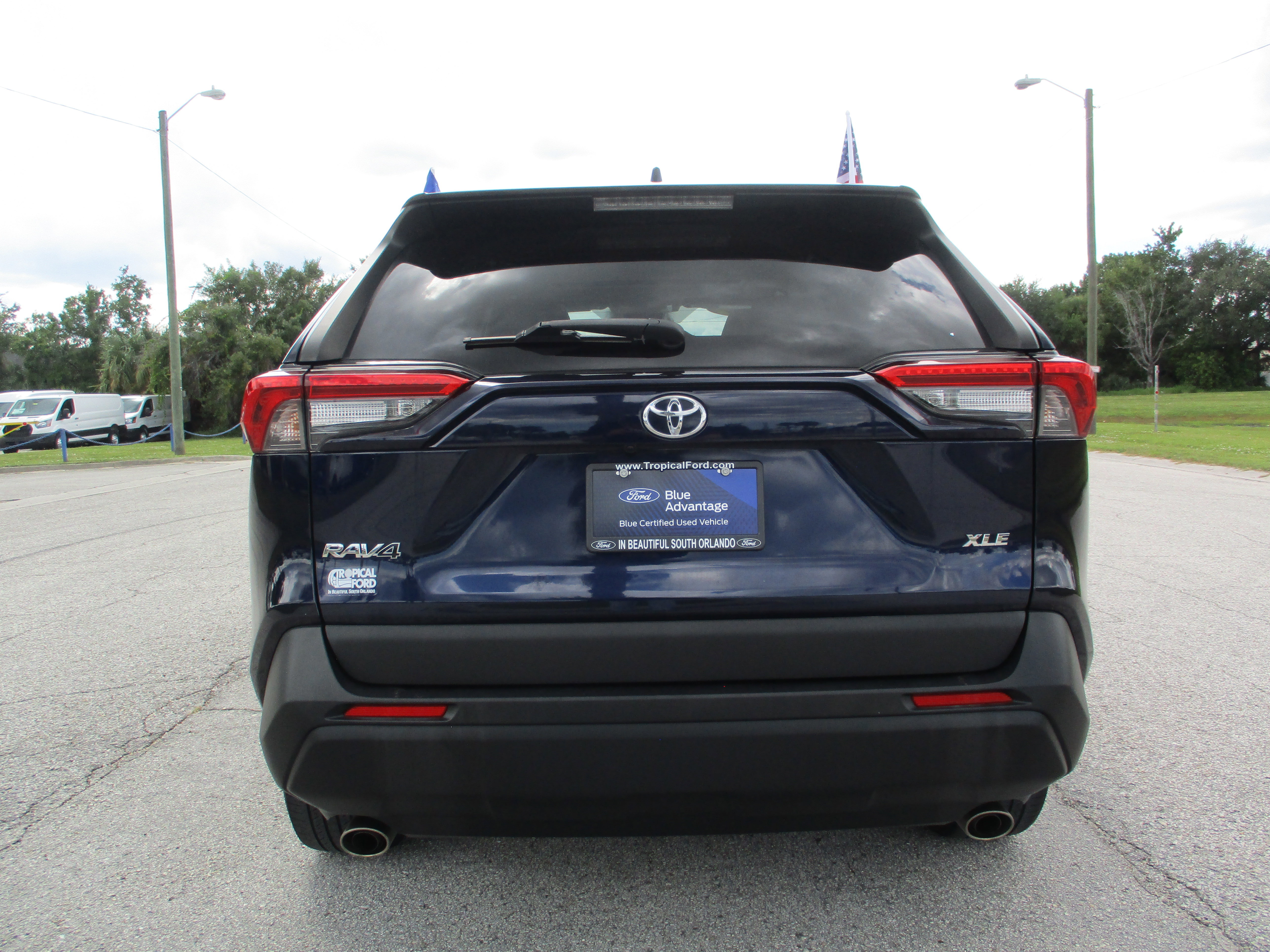 Used 2022 Toyota RAV4 XLE Premium image 4