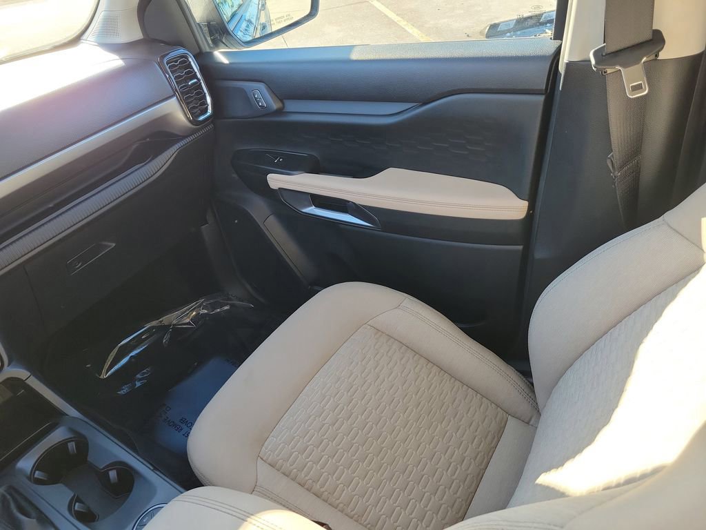 Certified 2025 Ford Ranger XLT w/ Equipment Group 301A High image 18