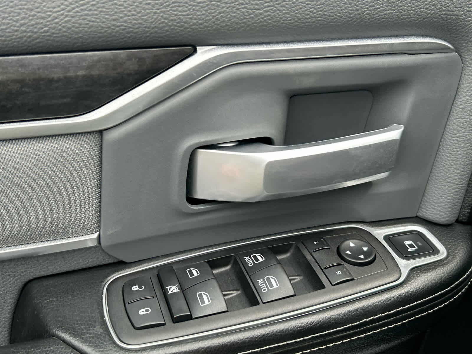 Used 2023 RAM 3500 Big Horn image 27