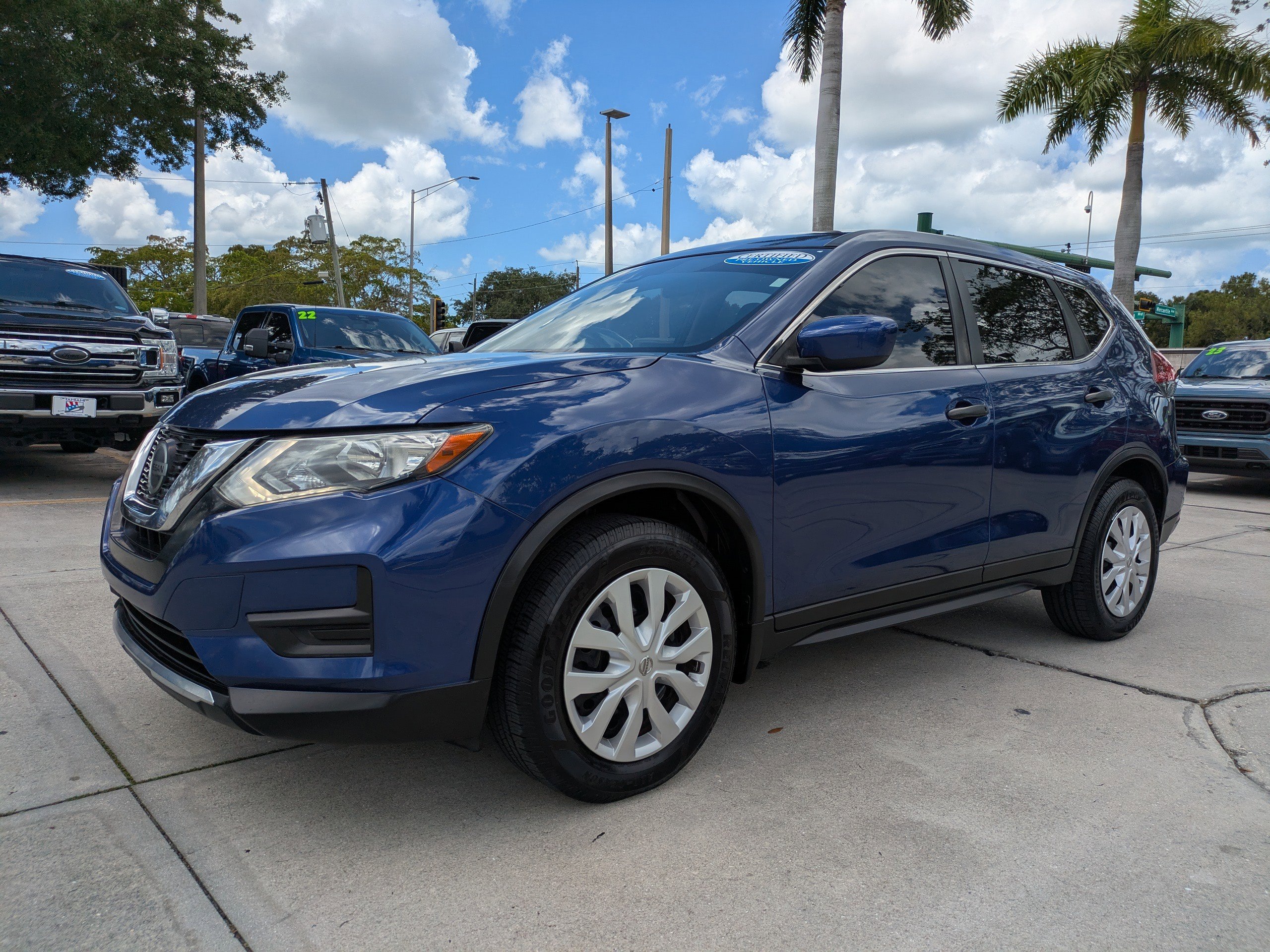 Used 2020 Nissan Rogue S FWD image 7
