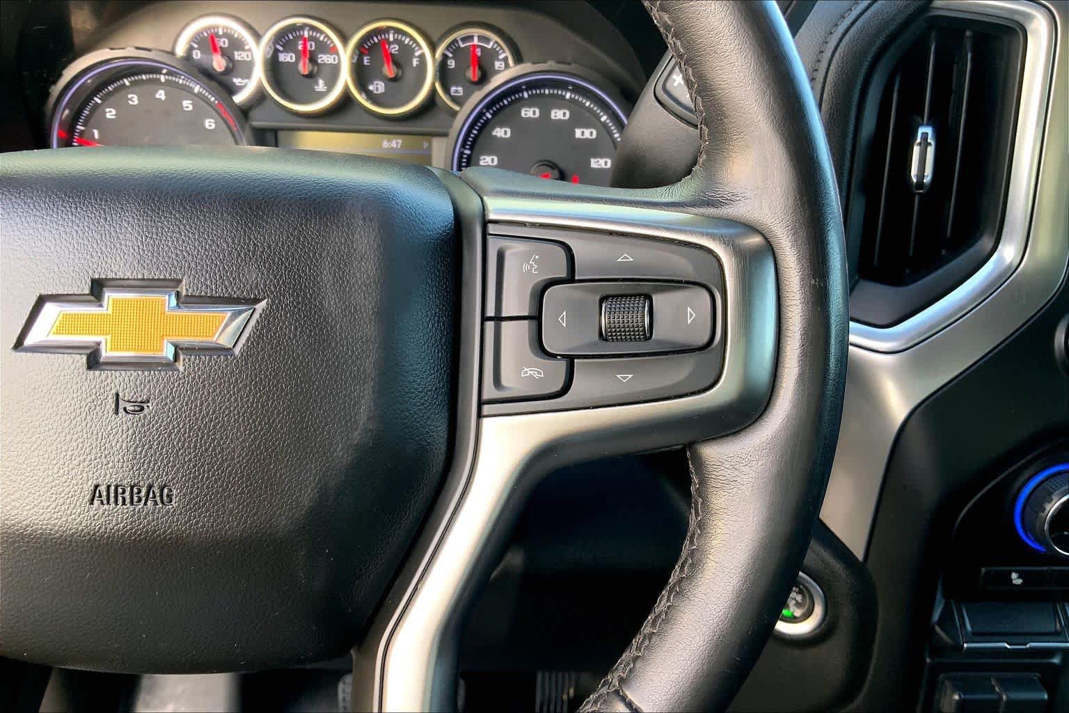 Used 2021 Chevrolet Silverado 1500 LT AWD/4WD image 25