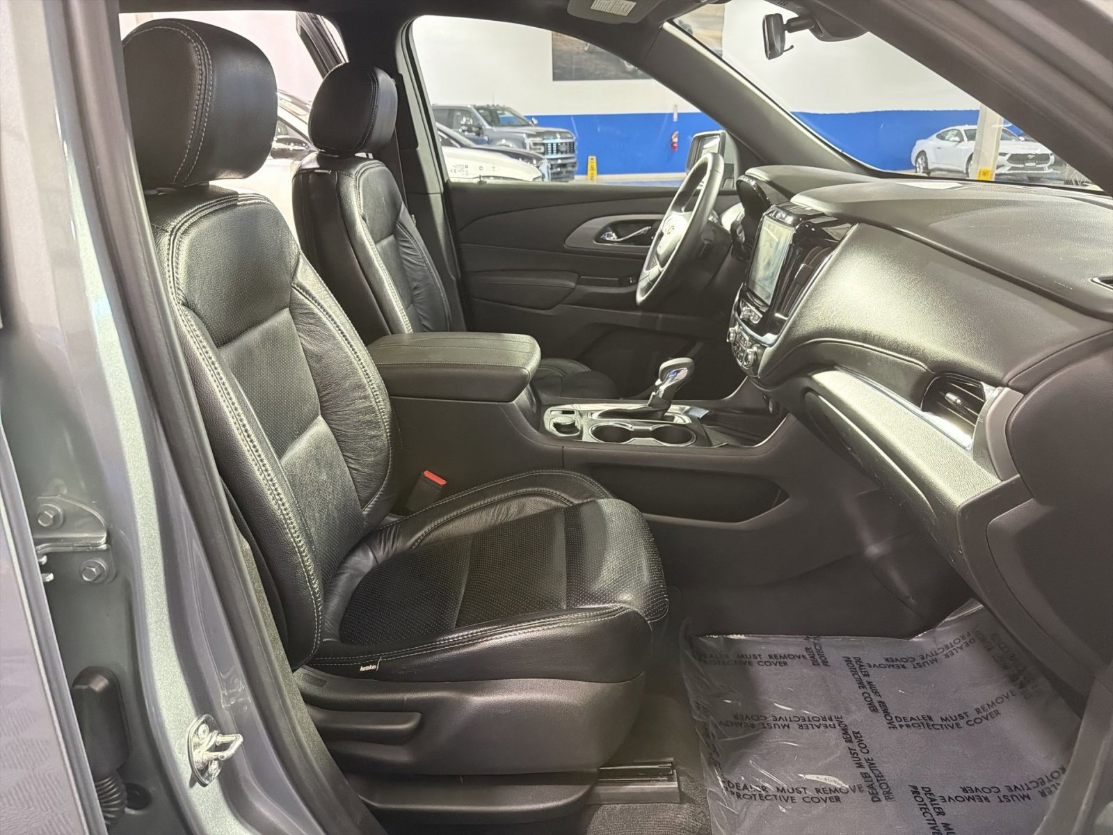 Used 2023 Chevrolet Traverse LT image 26