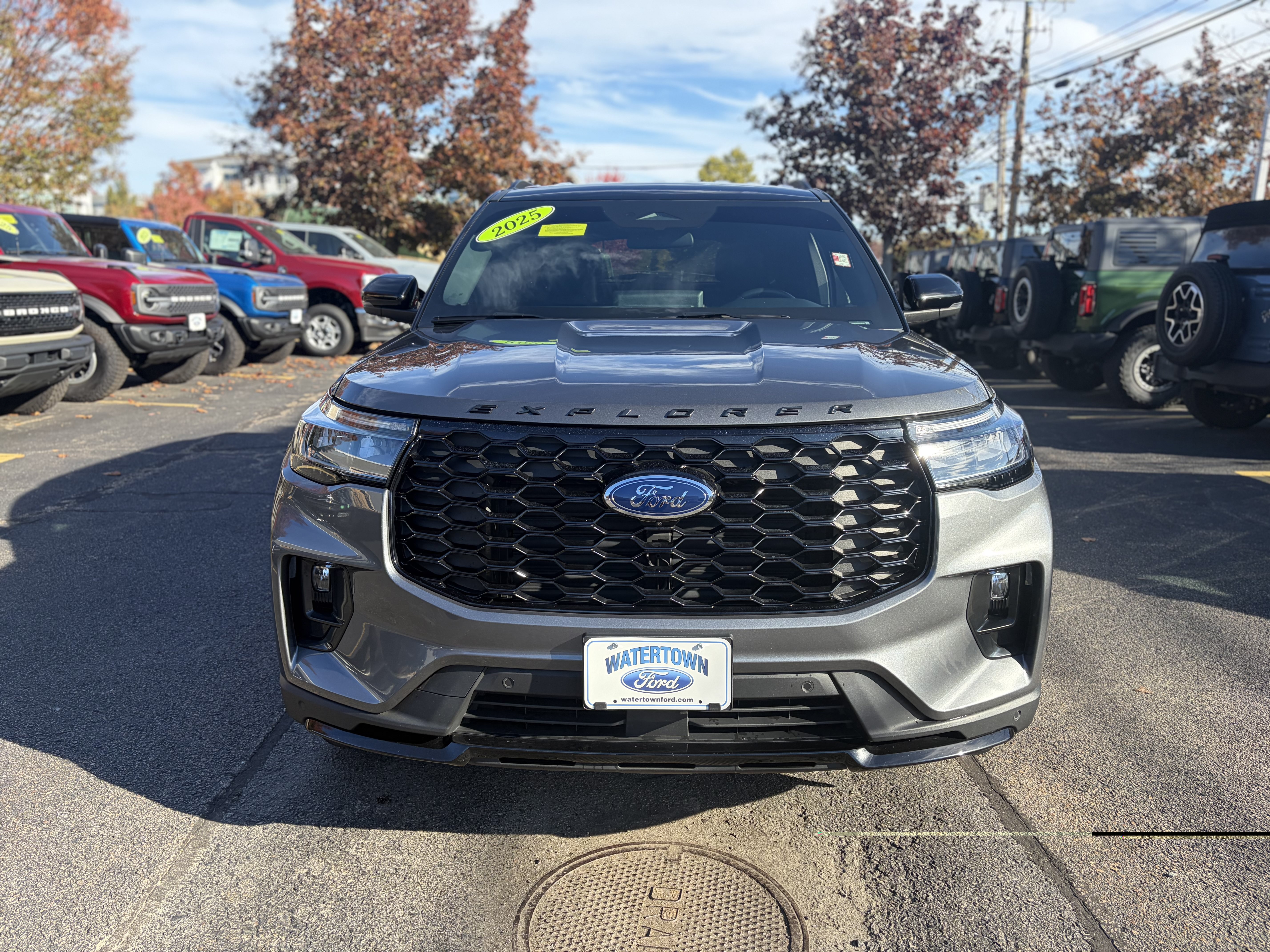 Certified 2025 Ford Explorer ST-Line AWD/4WD image 2