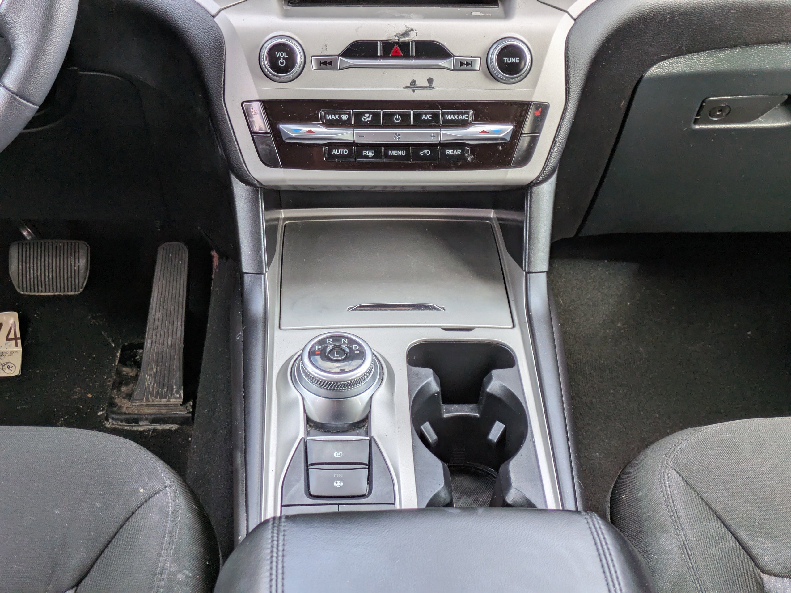 Certified 2024 Ford Explorer XLT AWD/4WD image 18
