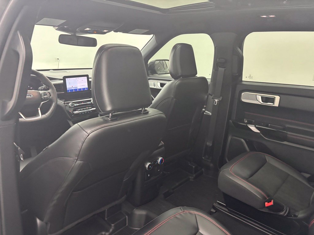 Certified 2024 Ford Explorer ST-Line w/ Class IV Trailer Tow Package AWD/4WD image 35