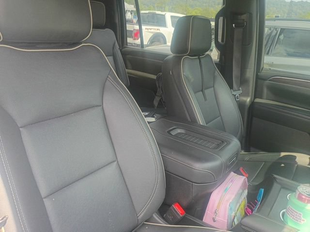 Used 2023 Chevrolet Suburban Premier AWD/4WD image 37