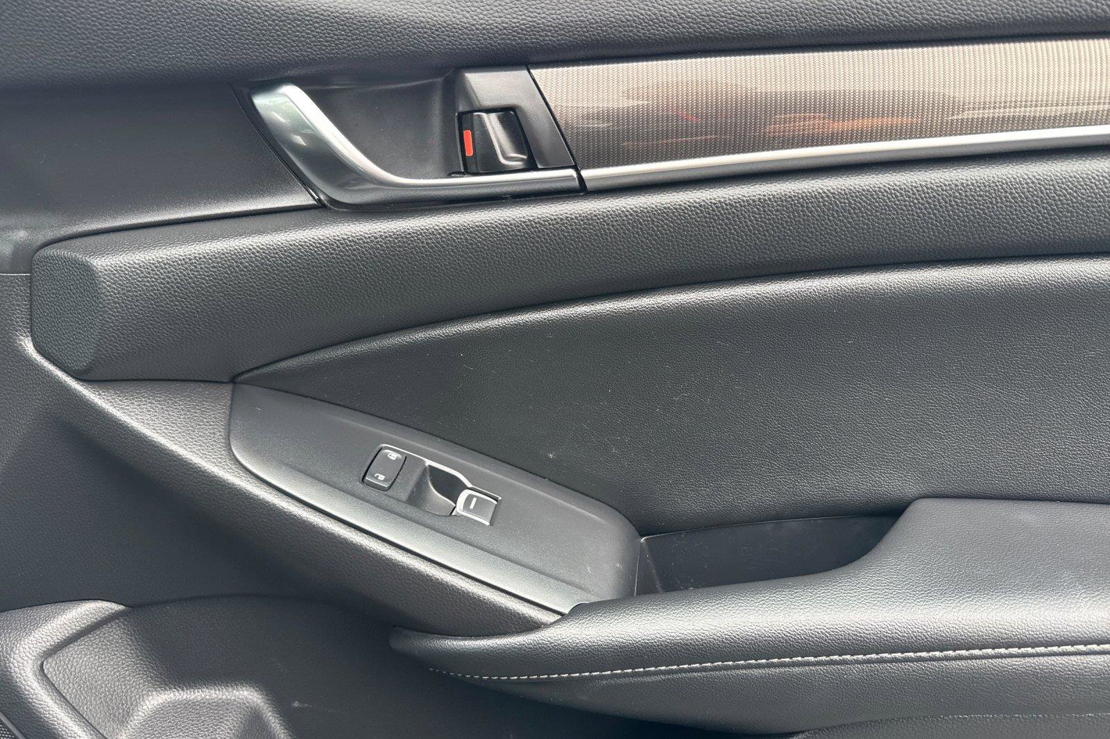 Used 2022 Honda Accord Sport image 11