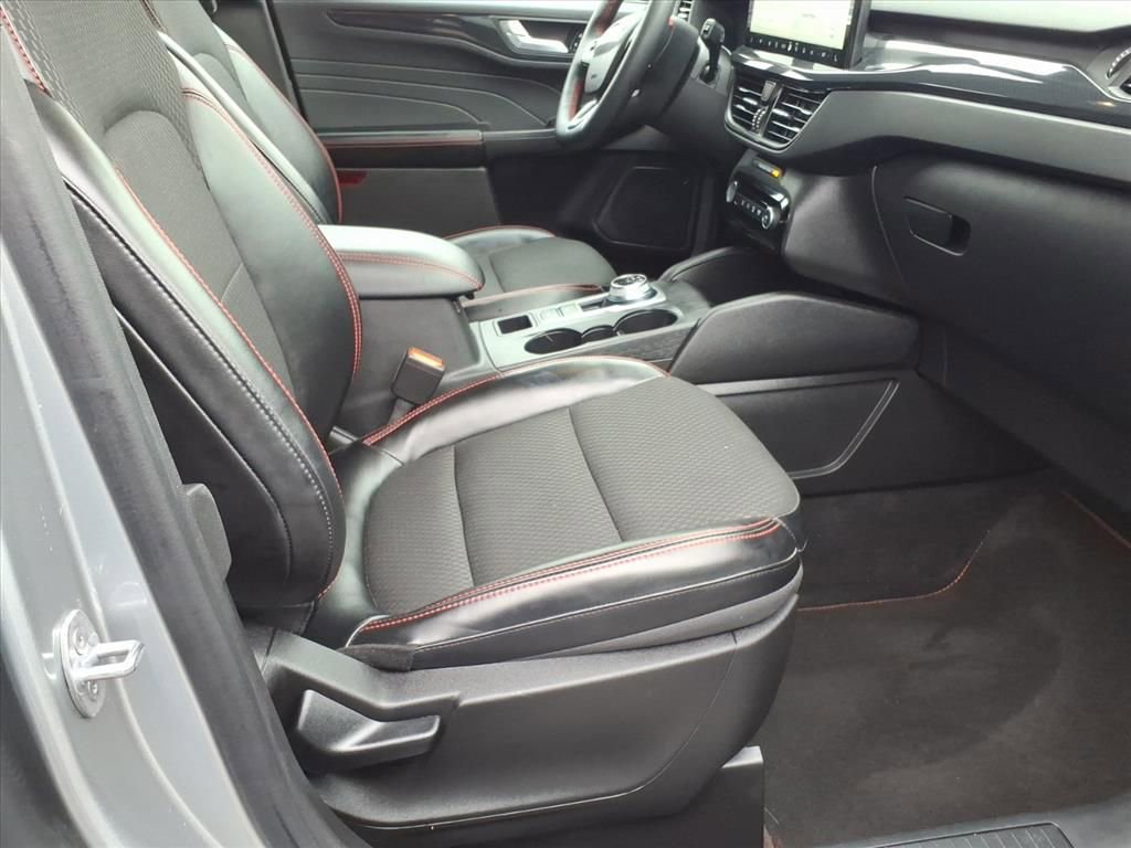 Certified 2023 Ford Escape ST-Line w/ Tech Pack #1 image 6