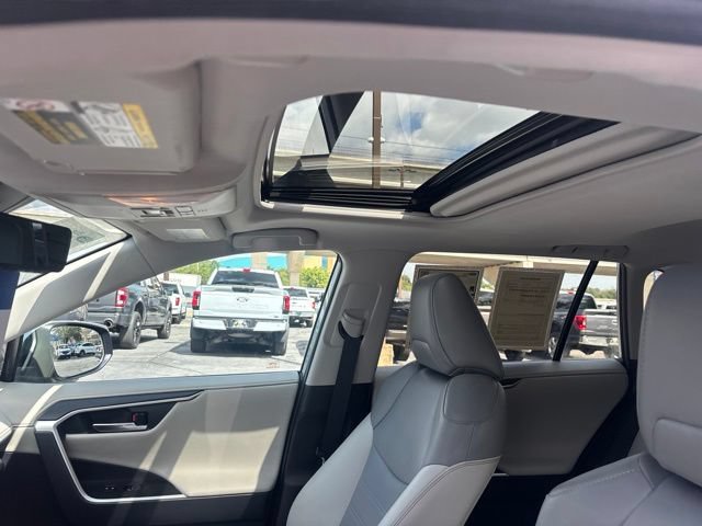 Used 2019 Toyota RAV4 Limited FWD image 14