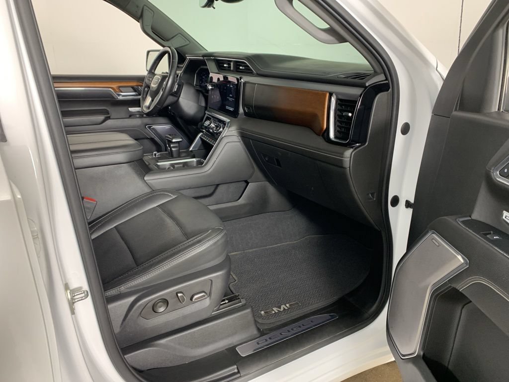Used 2023 GMC Sierra 1500 Denali w/ Denali Reserve Package AWD/4WD image 40