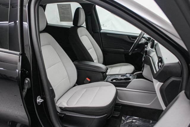 Certified 2025 Ford Escape Active AWD/4WD image 19