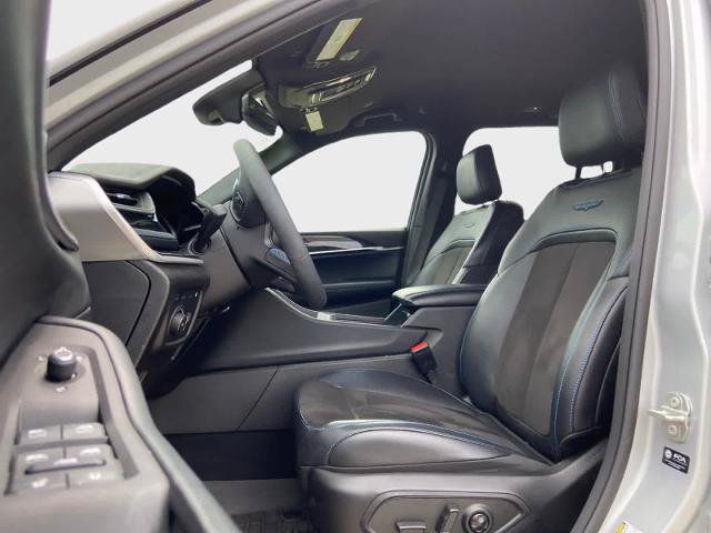 Used 2024 Jeep Grand Cherokee Trailhawk AWD/4WD image 19