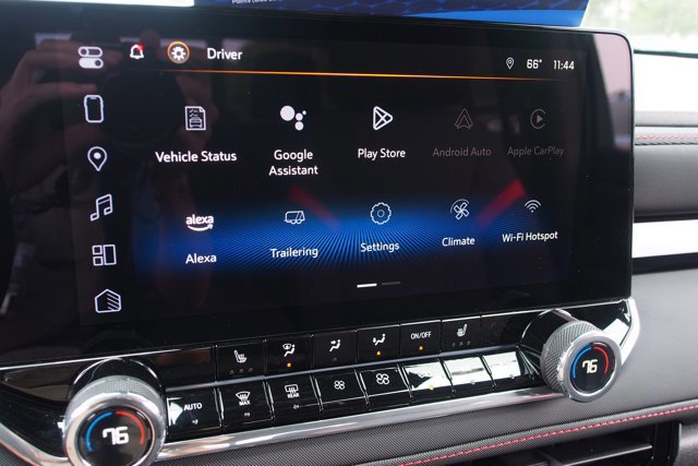 Used 2024 Chevrolet Colorado Z71 w/ Z71 Convenience Package 2 image 25