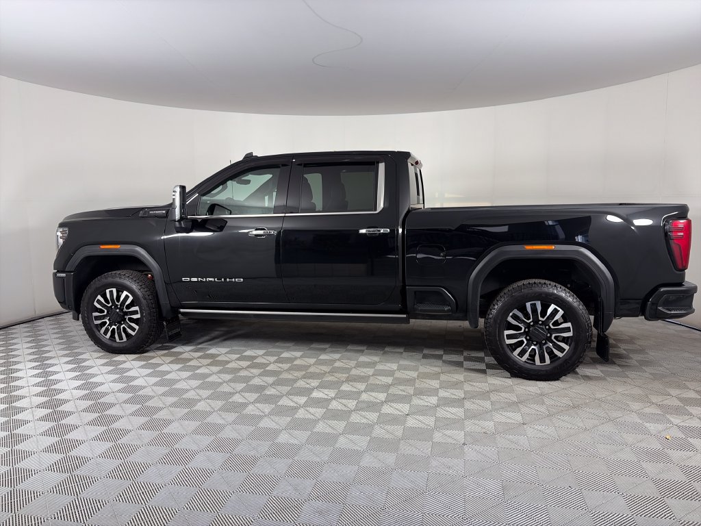 Used 2025 GMC Sierra 3500 Denali Ultimate AWD/4WD image 4