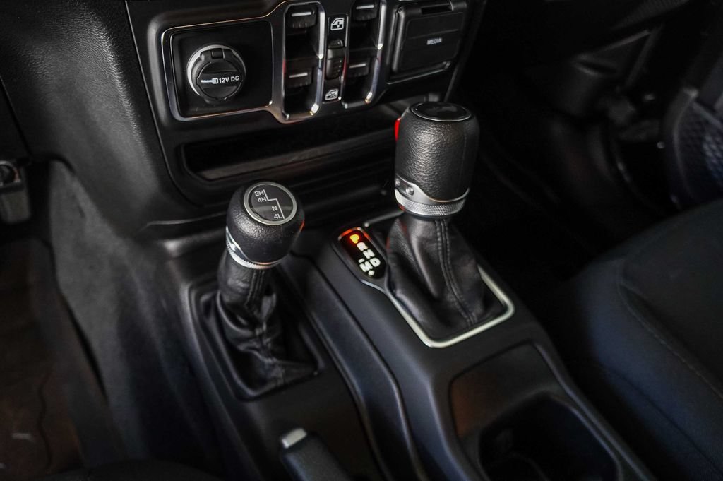 Used 2022 Jeep Wrangler Unlimited Sport AWD/4WD image 21