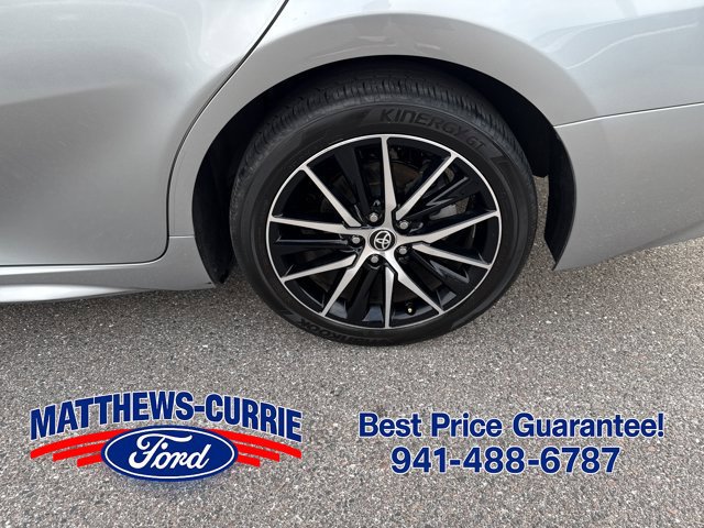 Used 2021 Toyota Camry SE w/ Convenience Package FWD image 14