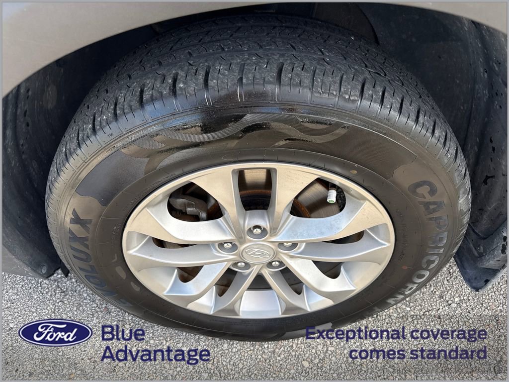 Used 2019 Hyundai Santa Fe SEL FWD image 12