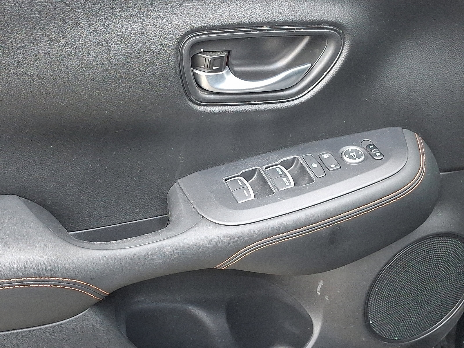 Used 2025 Honda HR-V Sport image 12