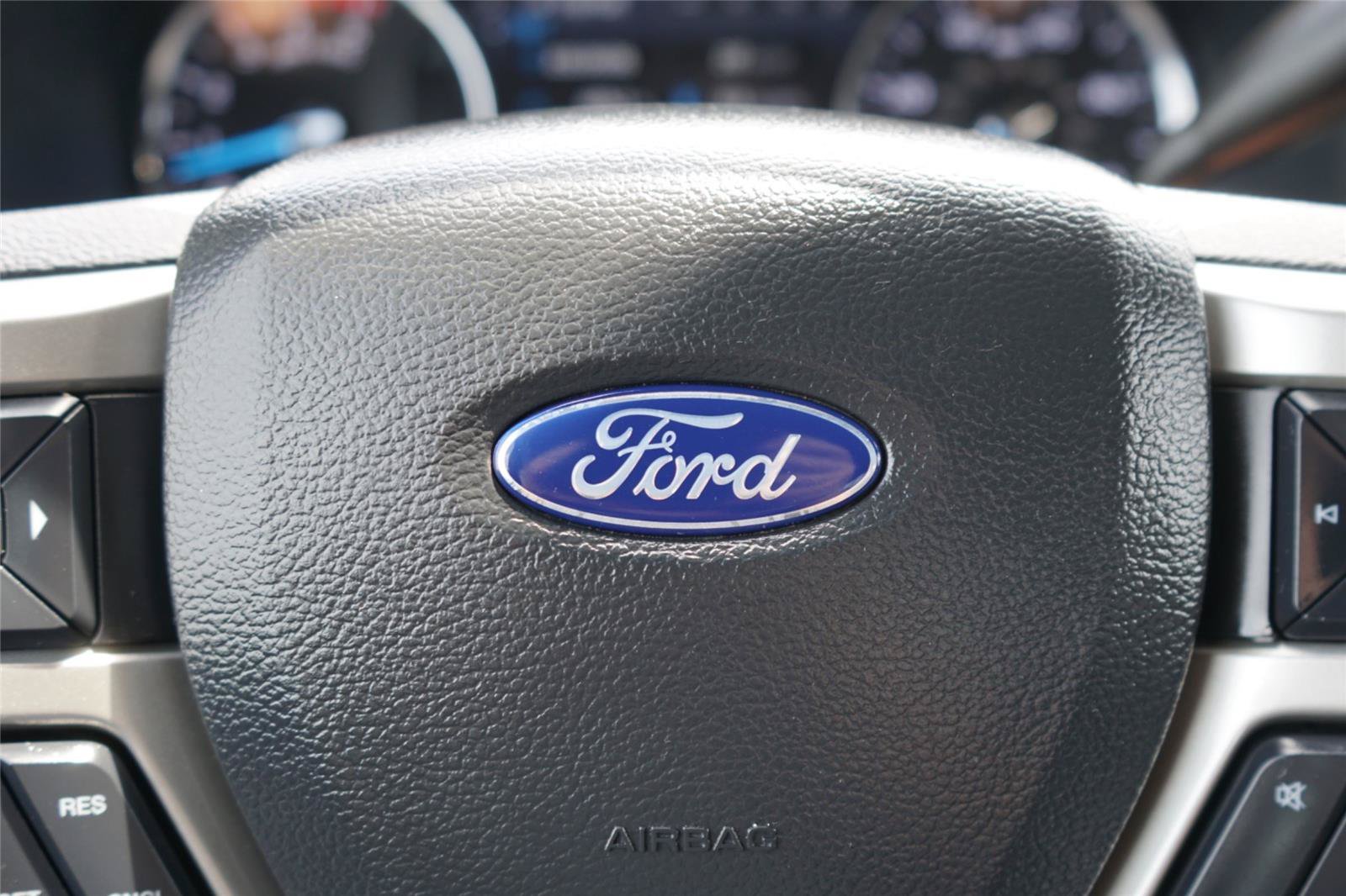 Certified 2022 Ford F250 Lariat w/ Lariat Ultimate Package AWD/4WD image 15