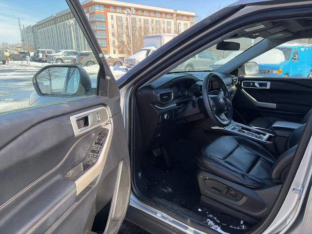 Certified 2022 Ford Explorer XLT w/ Equipment Group 202A image 12