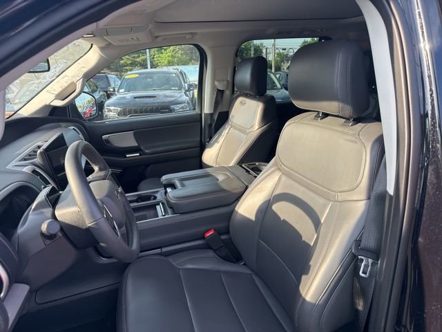Certified 2025 Ford Expedition Active AWD/4WD image 23