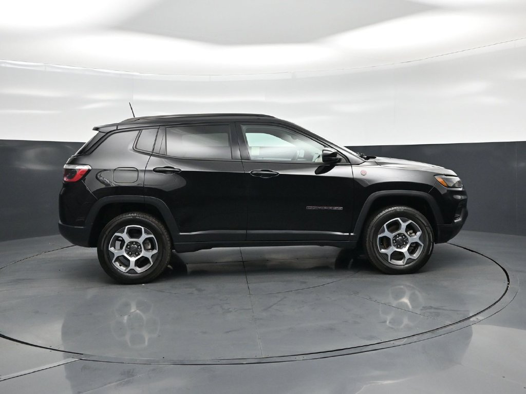 Used 2022 Jeep Compass Trailhawk AWD/4WD image 19